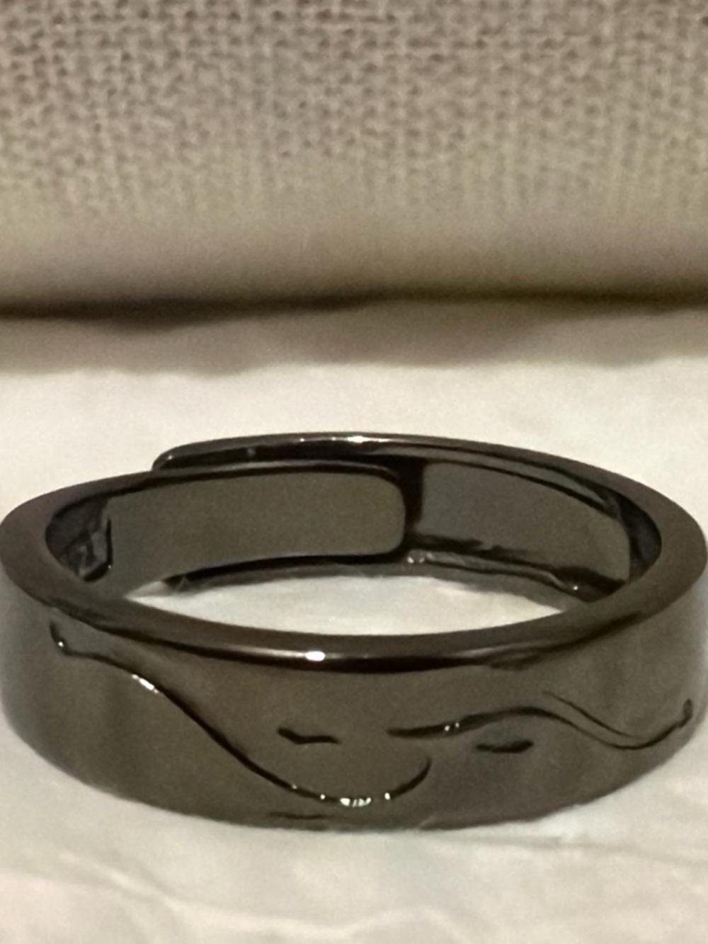 Men's Black Wave Pattern Ring